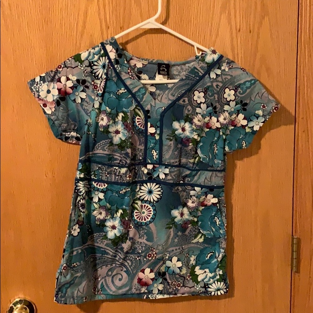 Barco Scrub Top
